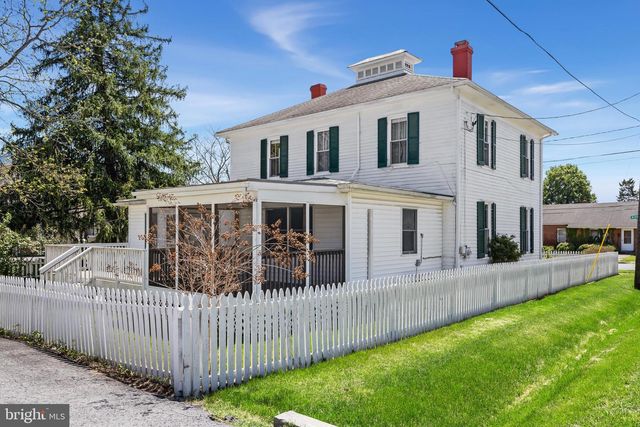 394 W KING ST, Strasburg, VA 22657