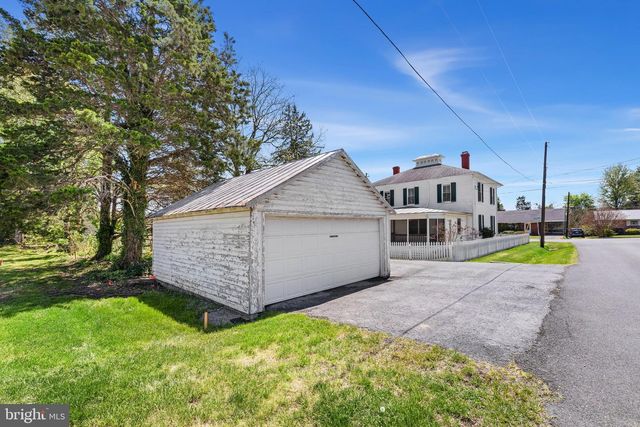 394 W KING ST, Strasburg, VA 22657