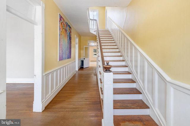 394 W KING ST, Strasburg, VA 22657