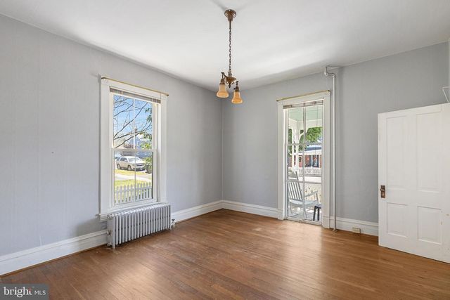 394 W KING ST, Strasburg, VA 22657