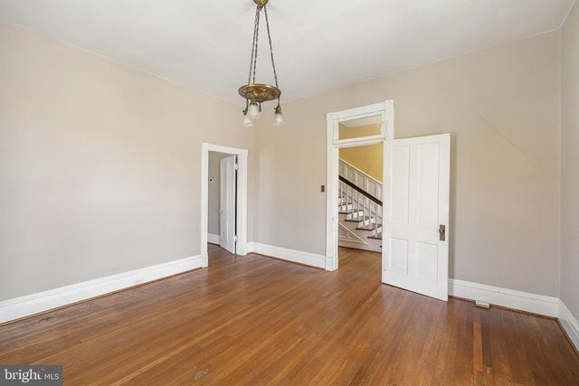 394 W KING ST, Strasburg, VA 22657