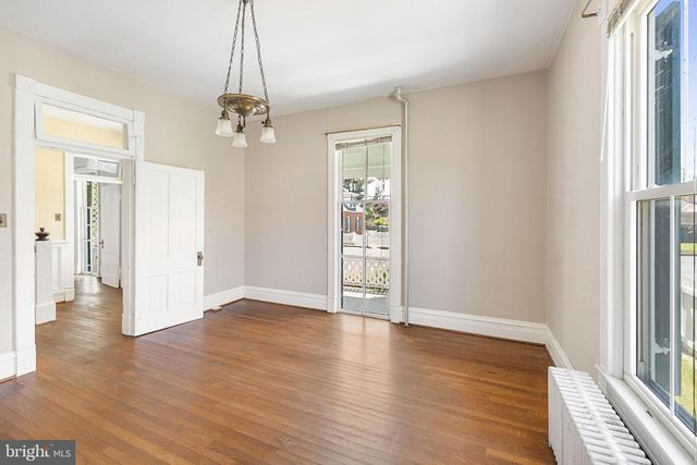 394 W KING ST, Strasburg, VA 22657