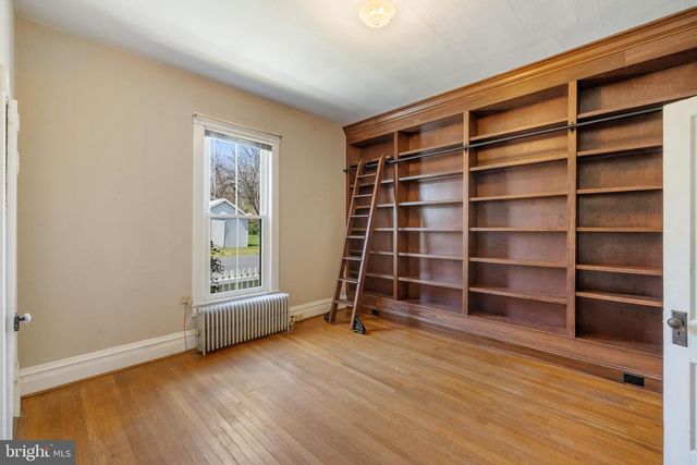 394 W KING ST, Strasburg, VA 22657