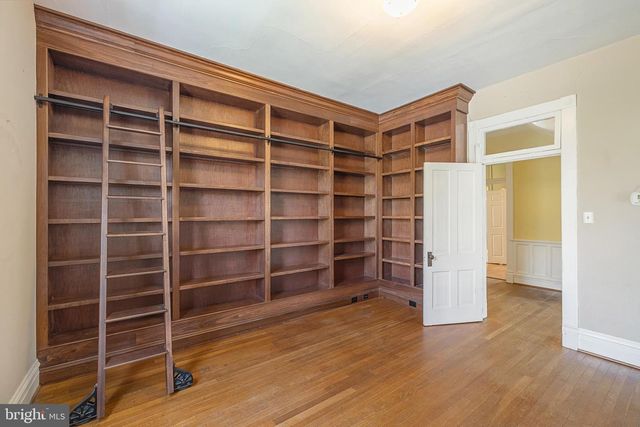 394 W KING ST, Strasburg, VA 22657