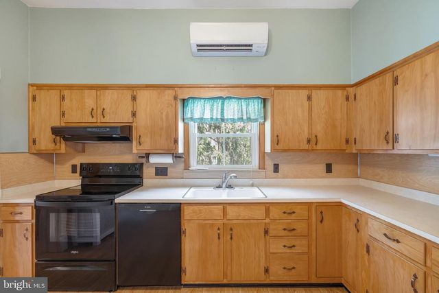 394 W KING ST, Strasburg, VA 22657