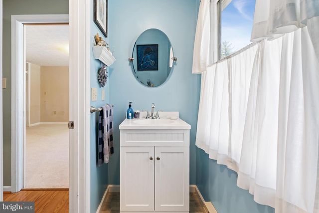 394 W KING ST, Strasburg, VA 22657