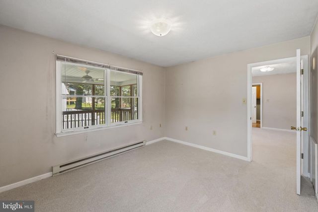 394 W KING ST, Strasburg, VA 22657