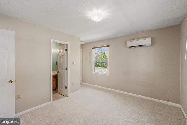 394 W KING ST, Strasburg, VA 22657