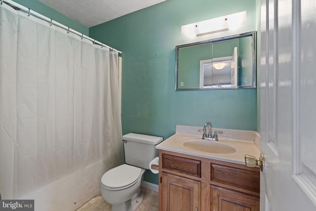 394 W KING ST, Strasburg, VA 22657
