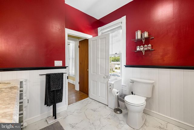 394 W KING ST, Strasburg, VA 22657