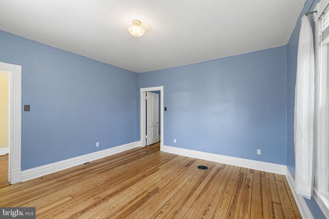 394 W KING ST, Strasburg, VA 22657