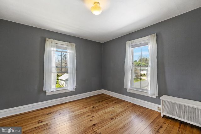 394 W KING ST, Strasburg, VA 22657