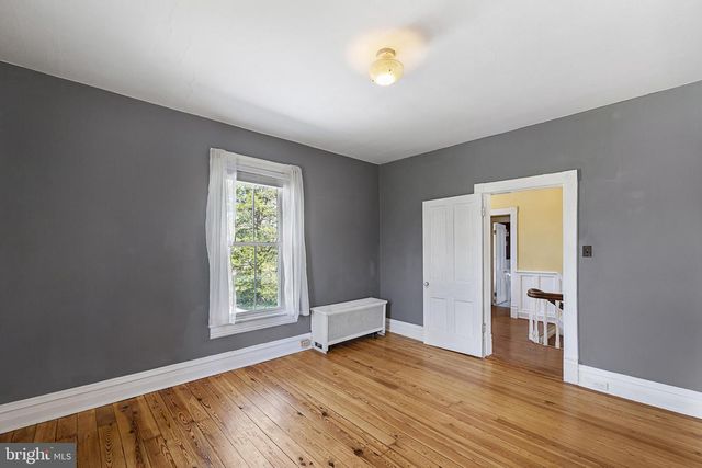 394 W KING ST, Strasburg, VA 22657