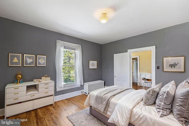 394 W KING ST, Strasburg, VA 22657