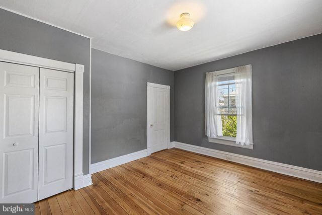 394 W KING ST, Strasburg, VA 22657
