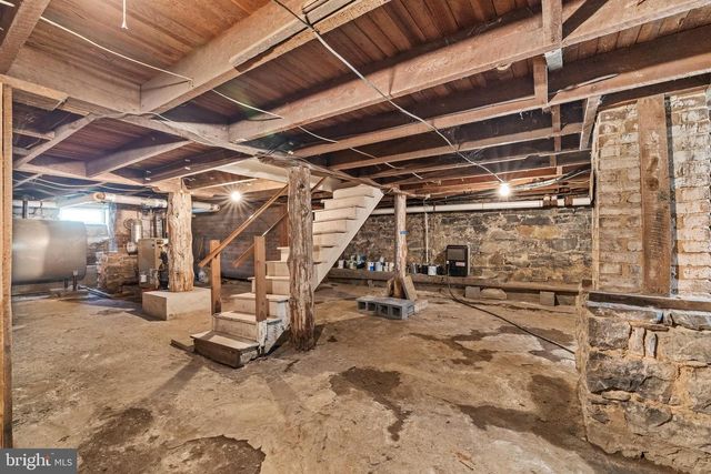 394 W KING ST, Strasburg, VA 22657