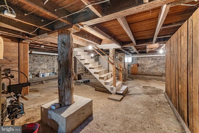 394 W KING ST, Strasburg, VA 22657