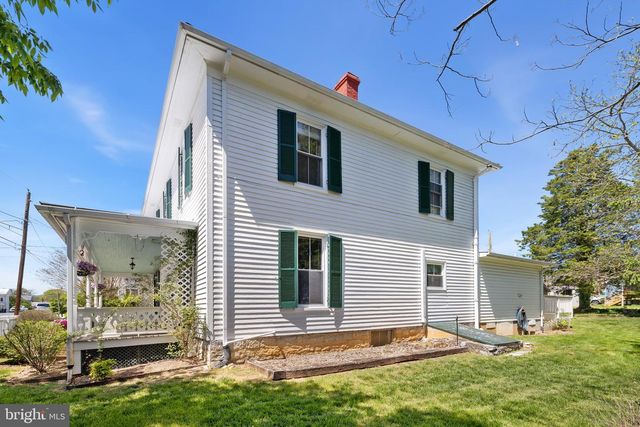 394 W KING ST, Strasburg, VA 22657