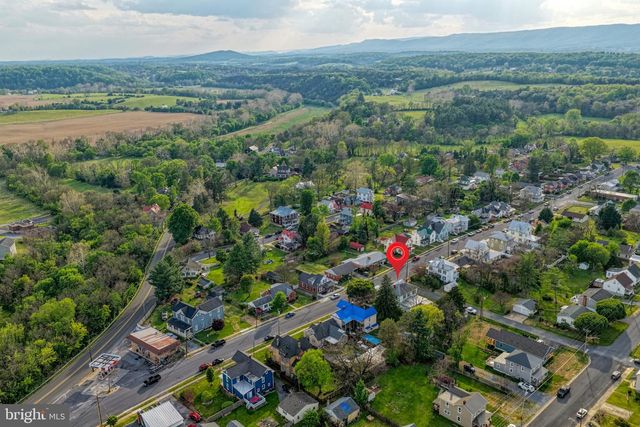 394 W KING ST, Strasburg, VA 22657