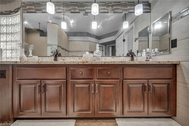 11205 Pentland Downs Street, Las Vegas, NV 89141