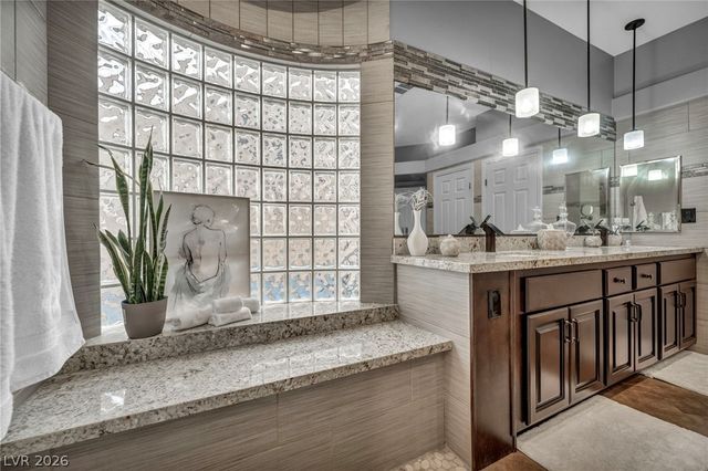 11205 Pentland Downs Street, Las Vegas, NV 89141