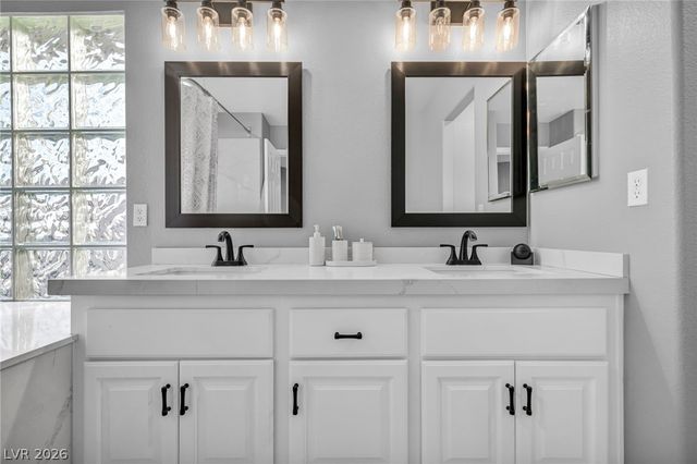 11205 Pentland Downs Street, Las Vegas, NV 89141