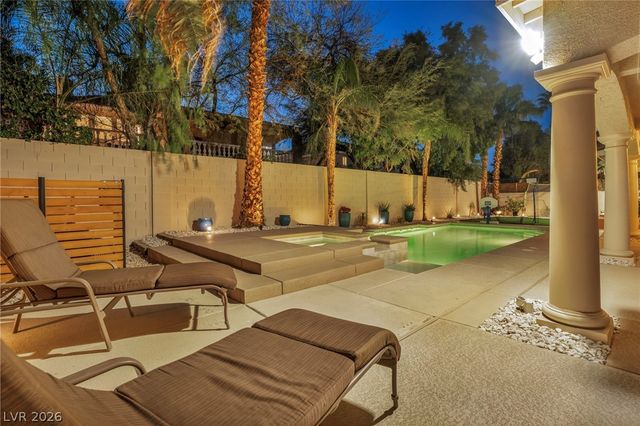 11205 Pentland Downs Street, Las Vegas, NV 89141