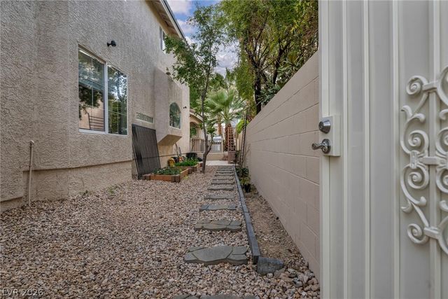 11205 Pentland Downs Street, Las Vegas, NV 89141