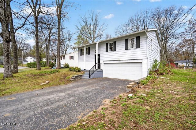 20 Wampum Drive, Saratoga Springs, NY 12866