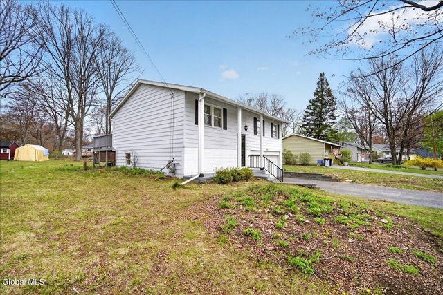 20 Wampum Drive, Saratoga Springs, NY 12866