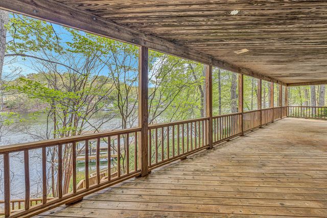 620 Winding Waters DR, Moneta, VA 24121