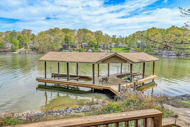 620 Winding Waters DR, Moneta, VA 24121