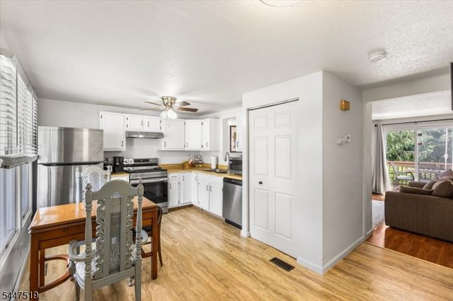 108 Constitution Way, Franklin Boro, NJ 07416