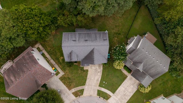 12316 Amber Woods Ct, Louisville, KY 40245