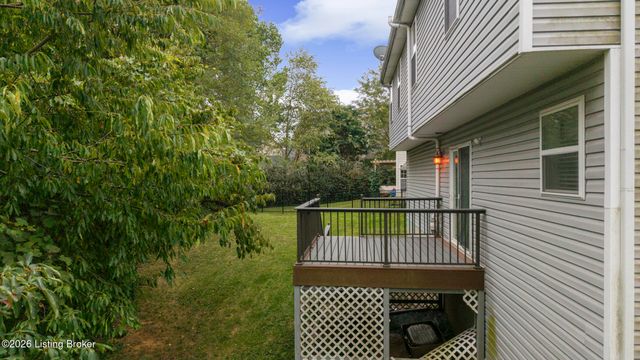 12316 Amber Woods Ct, Louisville, KY 40245