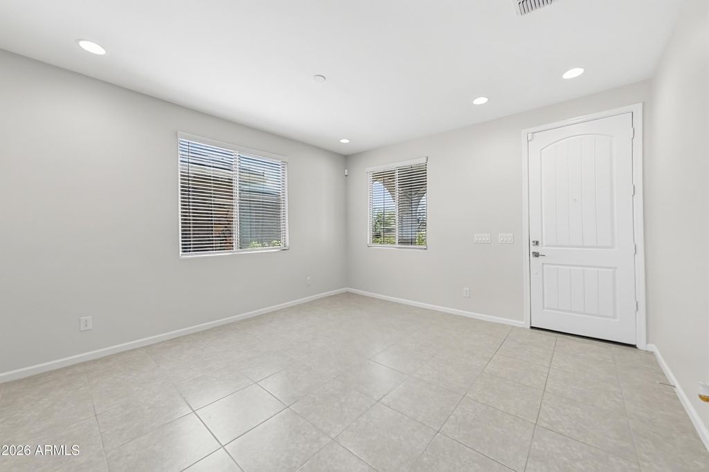 12354 W GARDENIA Court, Glendale, AZ 85307 — photo 2