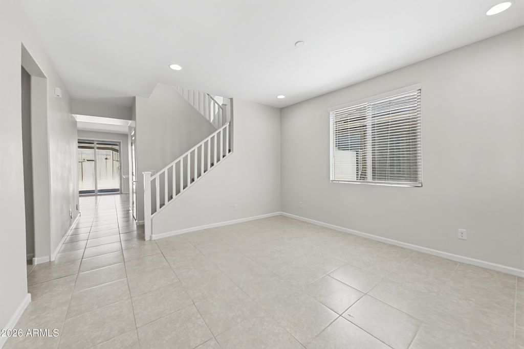12354 W GARDENIA Court, Glendale, AZ 85307 — photo 3
