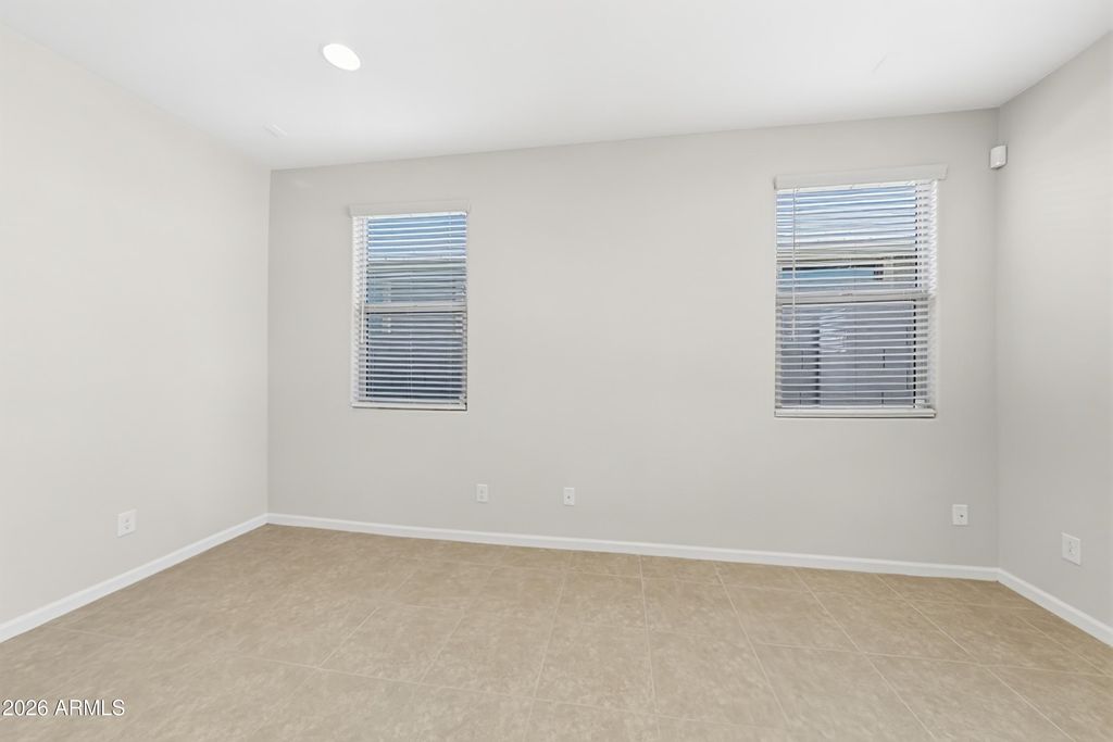 12354 W GARDENIA Court, Glendale, AZ 85307 — photo 4
