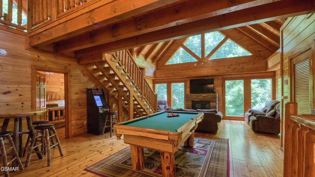 1124 Black Bear Cub Way, Sevierville, TN 37862
