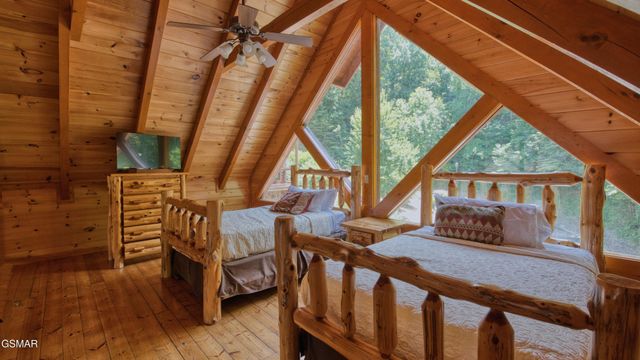 1124 Black Bear Cub Way, Sevierville, TN 37862
