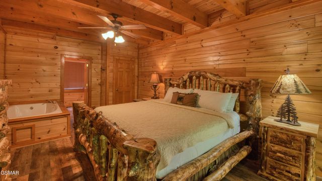 1124 Black Bear Cub Way, Sevierville, TN 37862