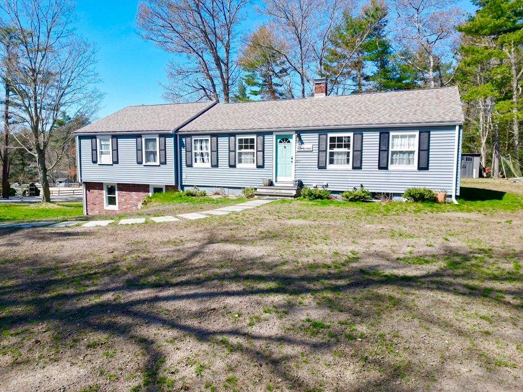 267 Sandy Hill Dr, Marshfield, MA 02050