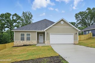 402 Barton Place, Neosho, MO 64850