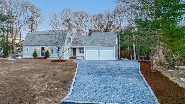 15 Jessica Way, Waquoit, MA 02536