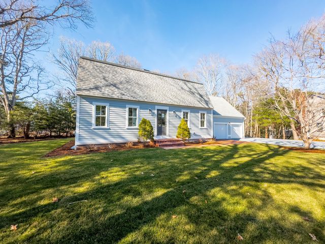 15 Jessica Way, Waquoit, MA 02536