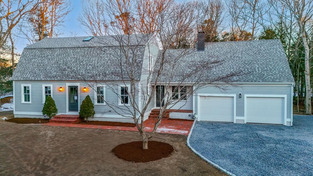 15 Jessica Way, Waquoit, MA 02536