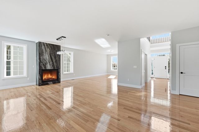 6 Barrows Rd, Worcester, MA 01609