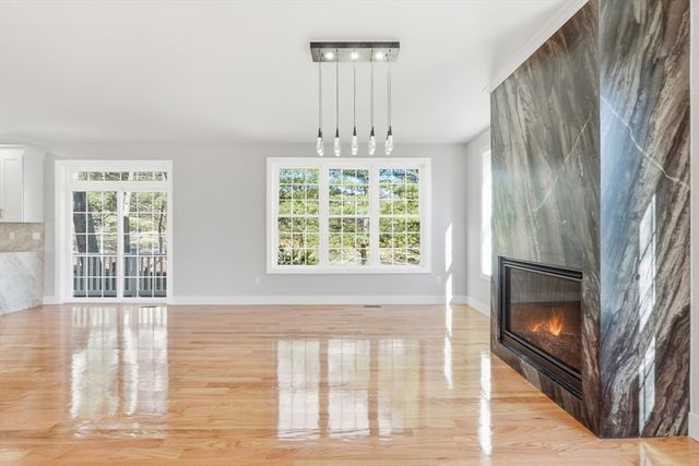 6 Barrows Rd, Worcester, MA 01609