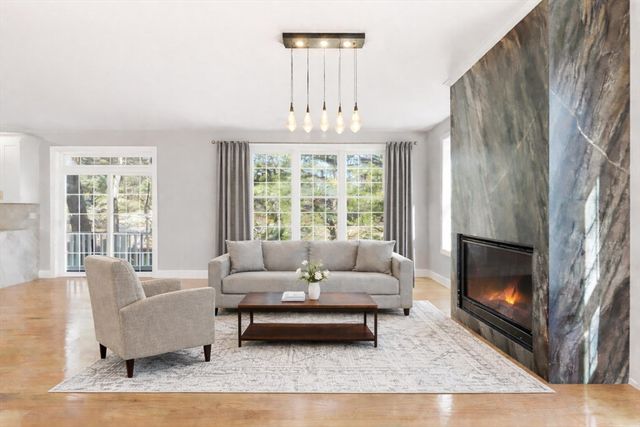 6 Barrows Rd, Worcester, MA 01609