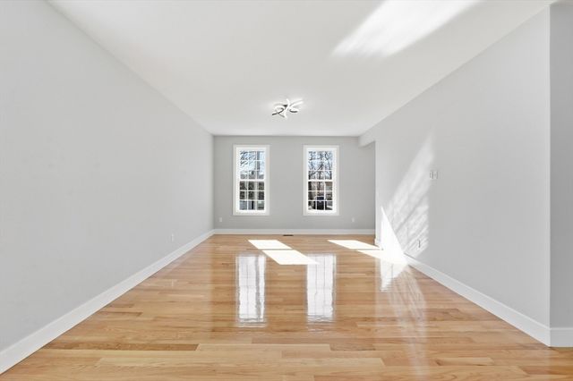 6 Barrows Rd, Worcester, MA 01609